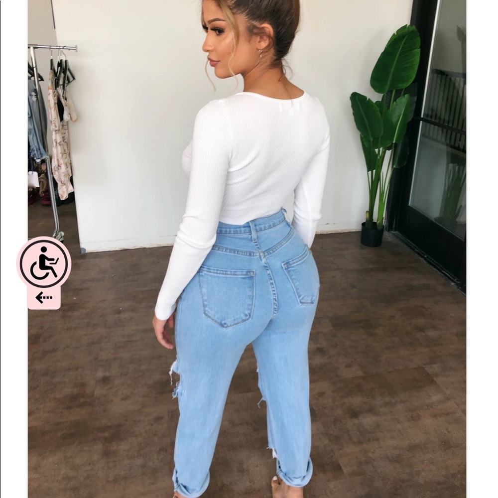 High Rise Mom Jeans - Picture 3 of 3